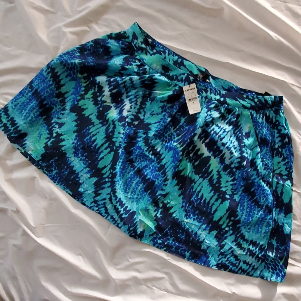 Express print skirt NEW
